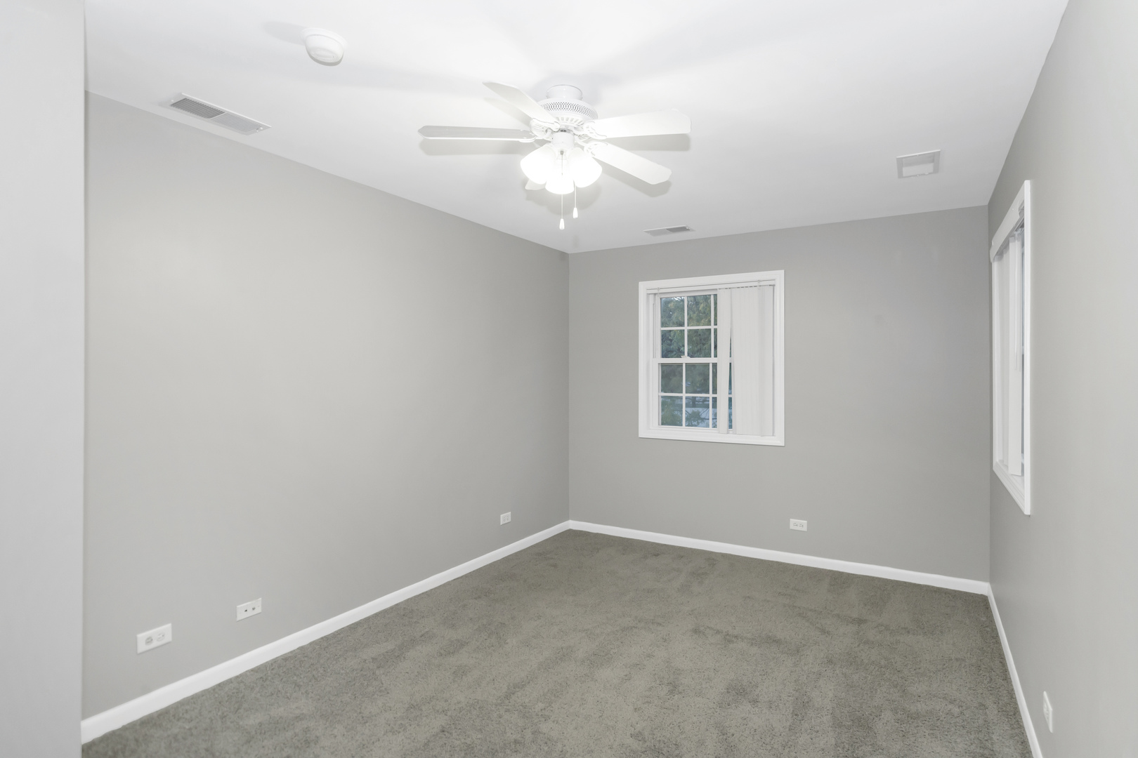 1235 W Schaumburg Road, Schaumburg, IL 60194