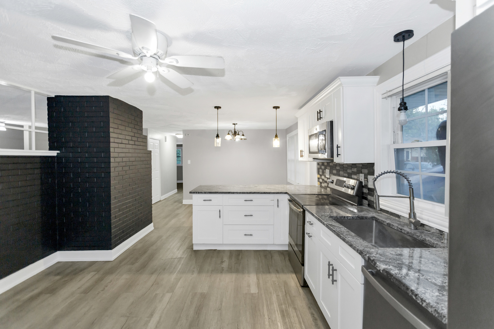 1235 W Schaumburg Road, Schaumburg, IL 60194