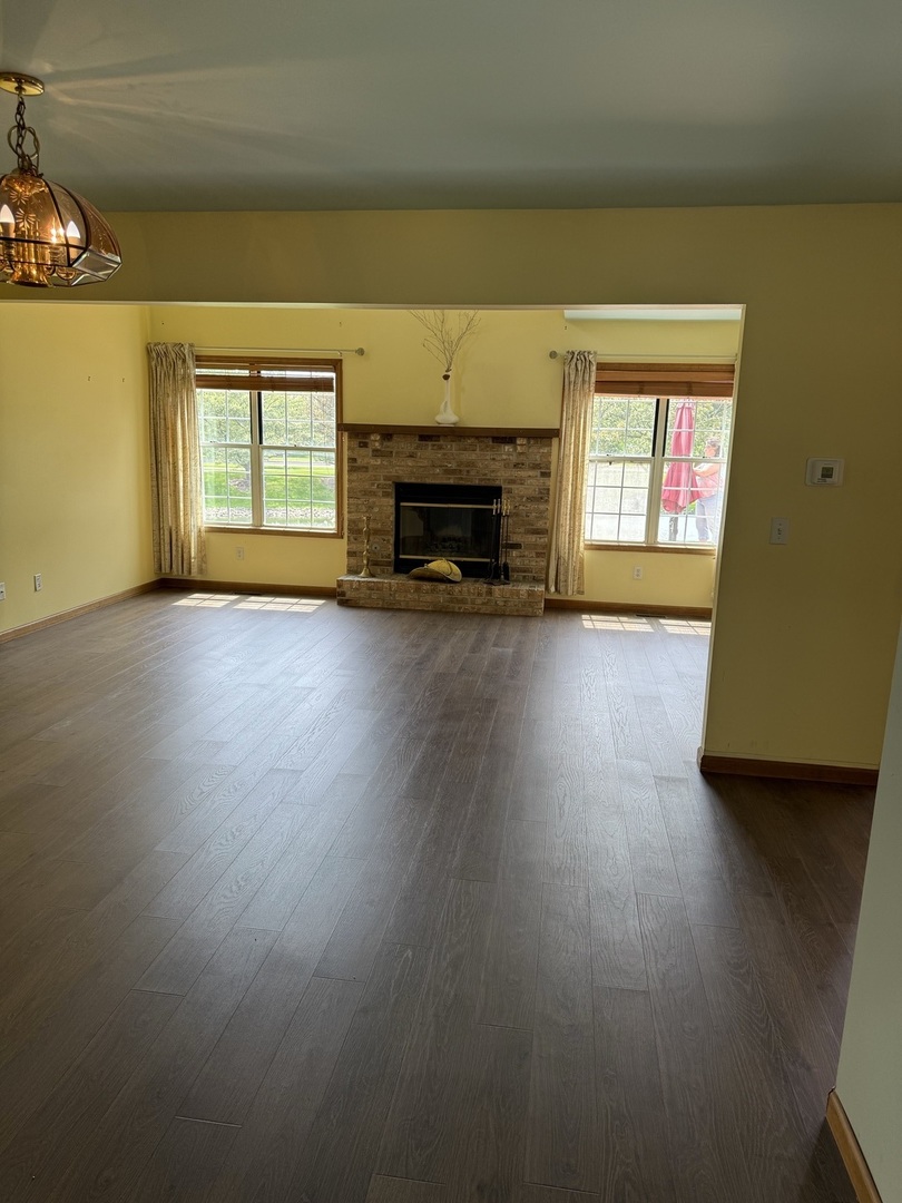 223 Williamsburg Court, Montgomery, IL 60538