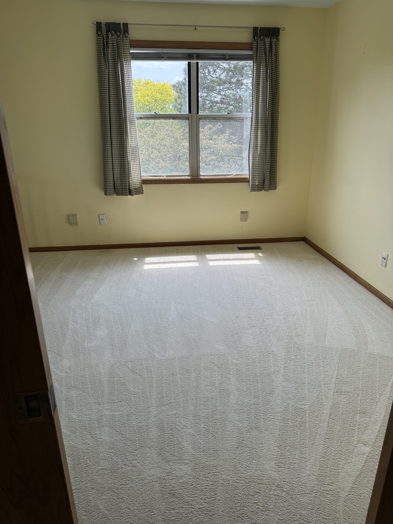 223 Williamsburg Court, Montgomery, IL 60538