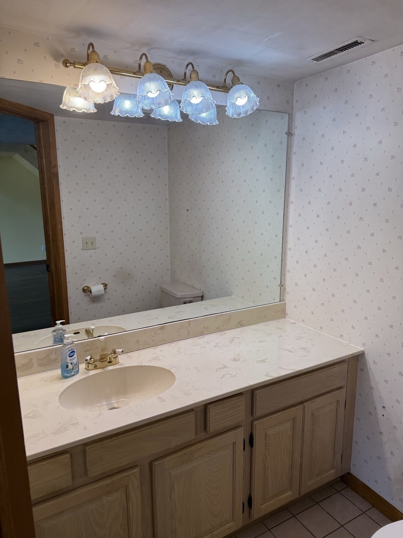 223 Williamsburg Court, Montgomery, IL 60538