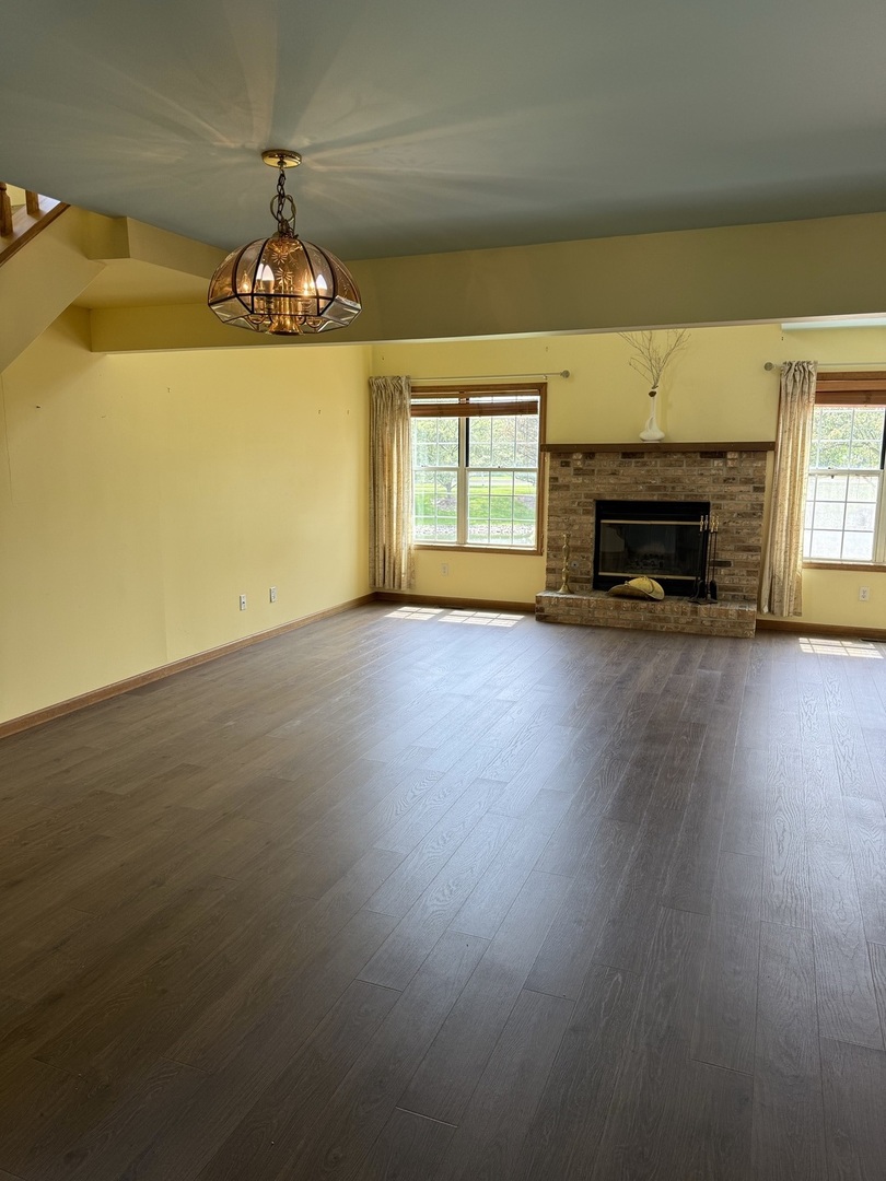 223 Williamsburg Court, Montgomery, IL 60538