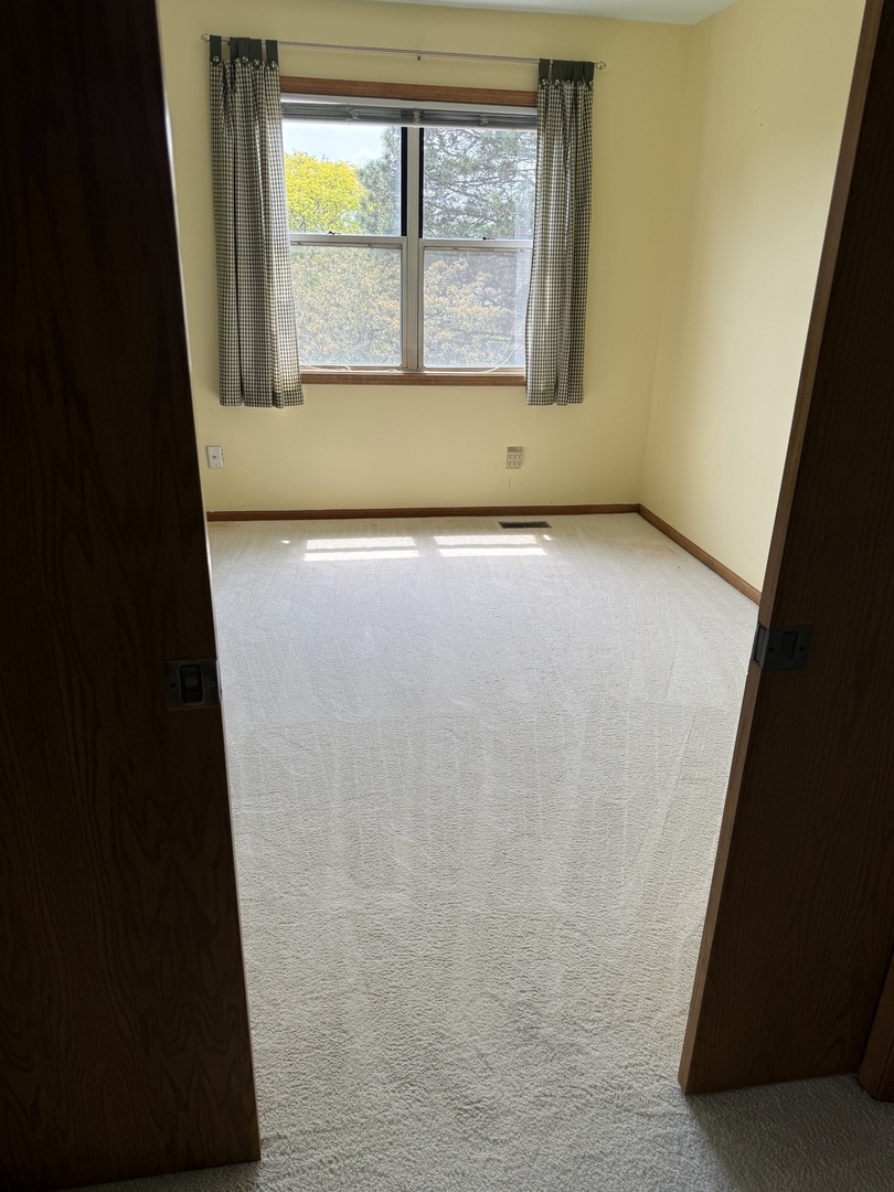 223 Williamsburg Court, Montgomery, IL 60538