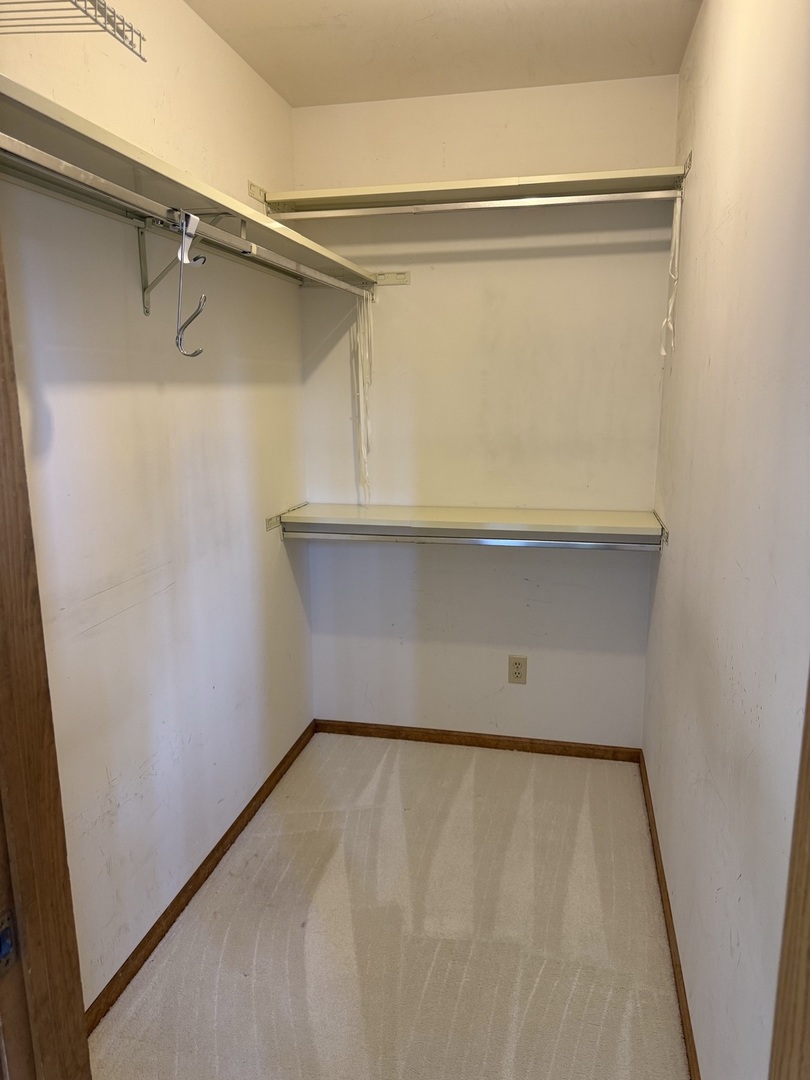 223 Williamsburg Court, Montgomery, IL 60538