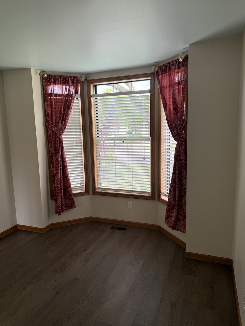 223 Williamsburg Court, Montgomery, IL 60538