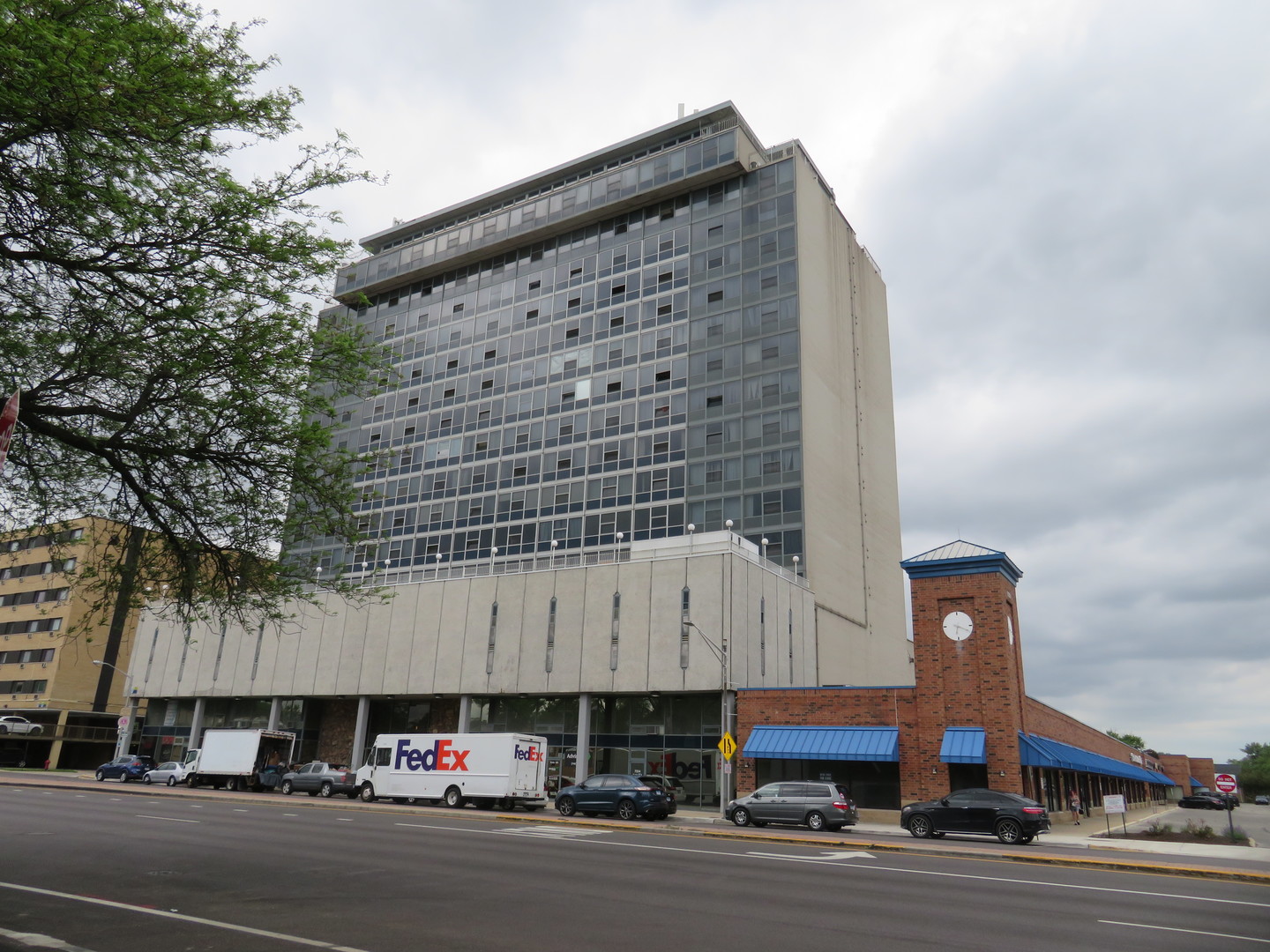 7234 W North Avenue #701, Elmwood Park, IL 60707