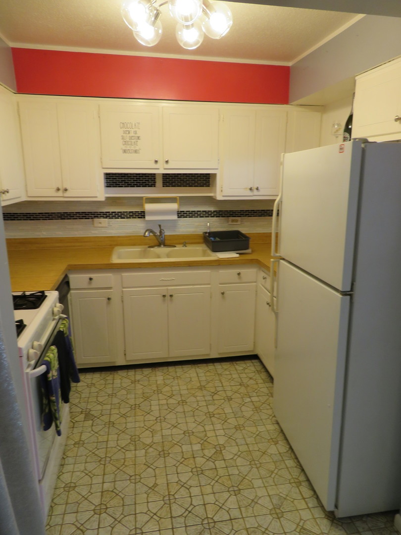 7234 W North Avenue #701, Elmwood Park, IL 60707