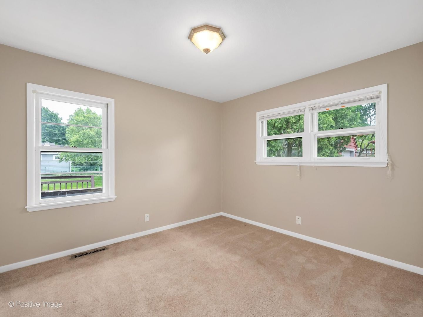 545 Claremont Avenue, West Chicago, IL 60185