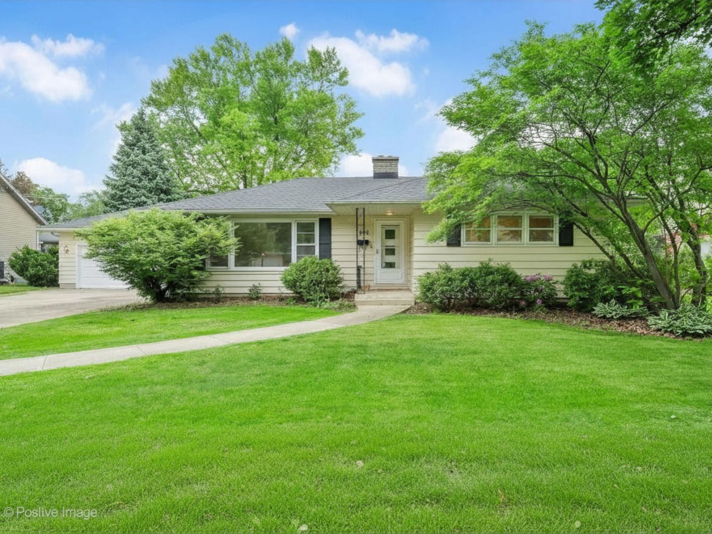 545 Claremont Avenue, West Chicago, IL 60185