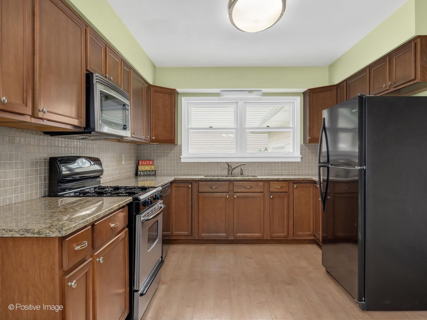 545 Claremont Avenue, West Chicago, IL 60185