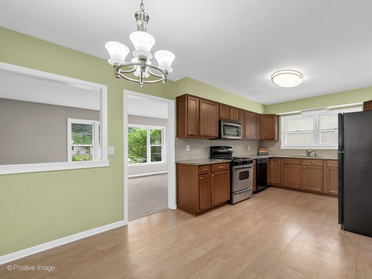 545 Claremont Avenue, West Chicago, IL 60185
