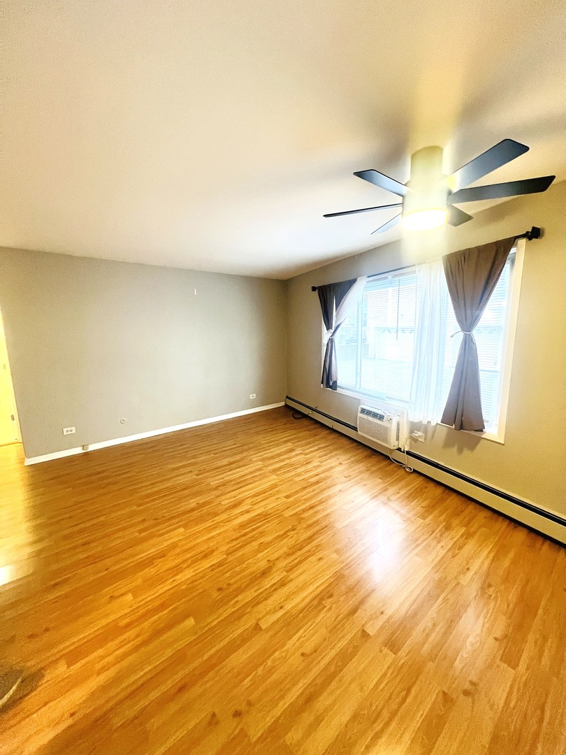 8152 Elmwood Avenue #G4, Skokie, IL 60077