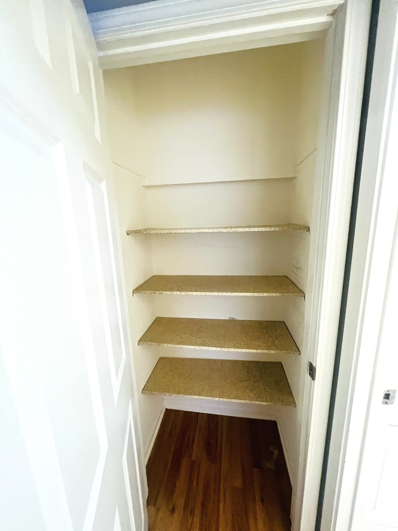 8152 Elmwood Avenue #G4, Skokie, IL 60077