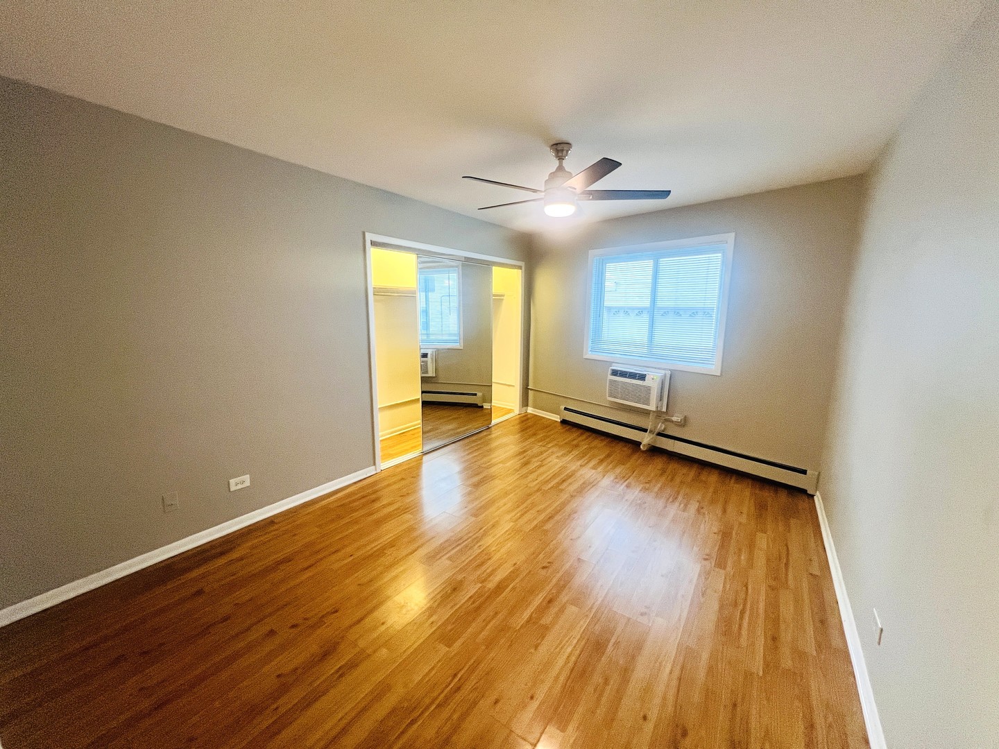 8152 Elmwood Avenue #G4, Skokie, IL 60077