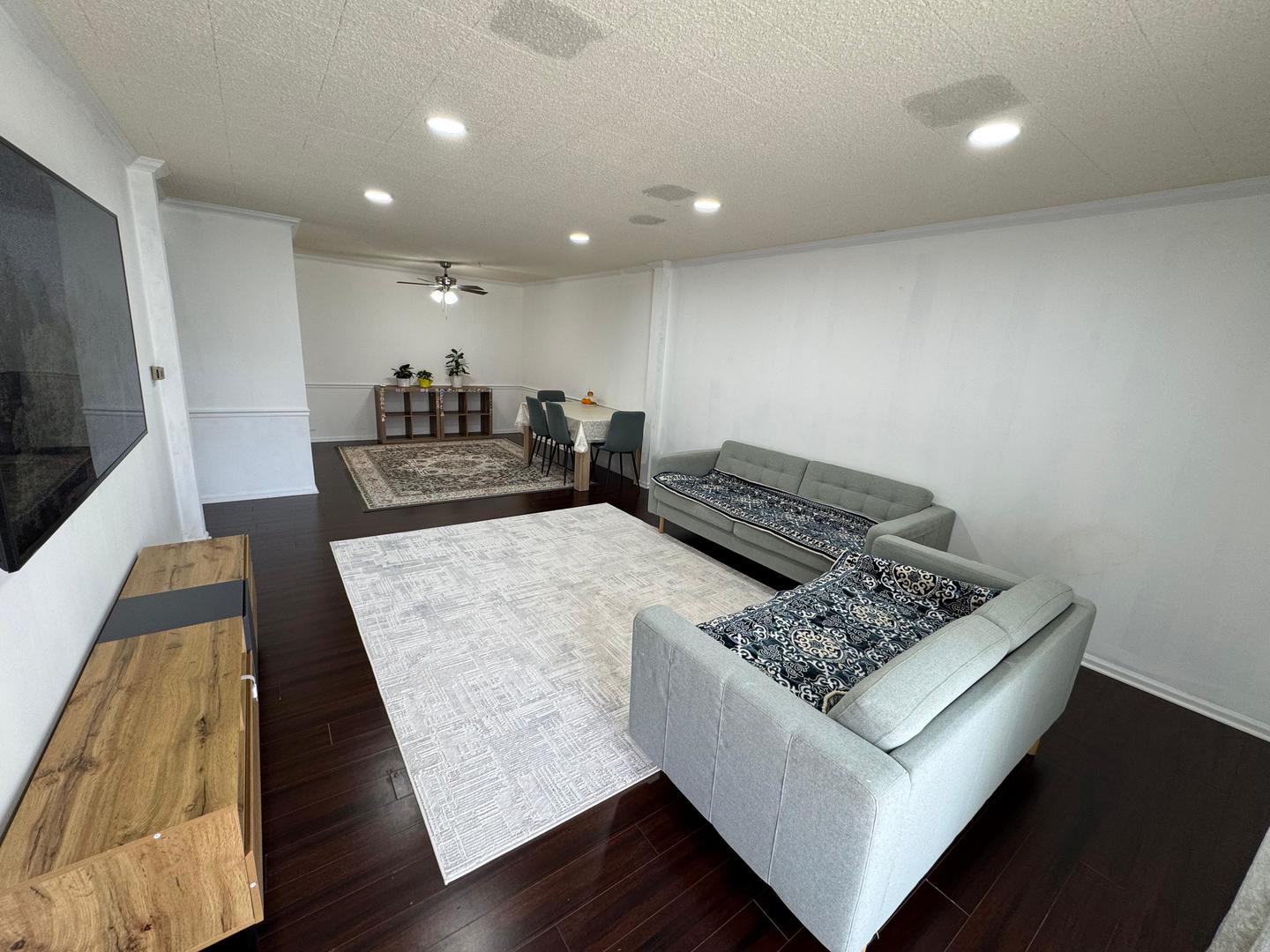 920 Beau Drive, Des Plaines, IL 60016