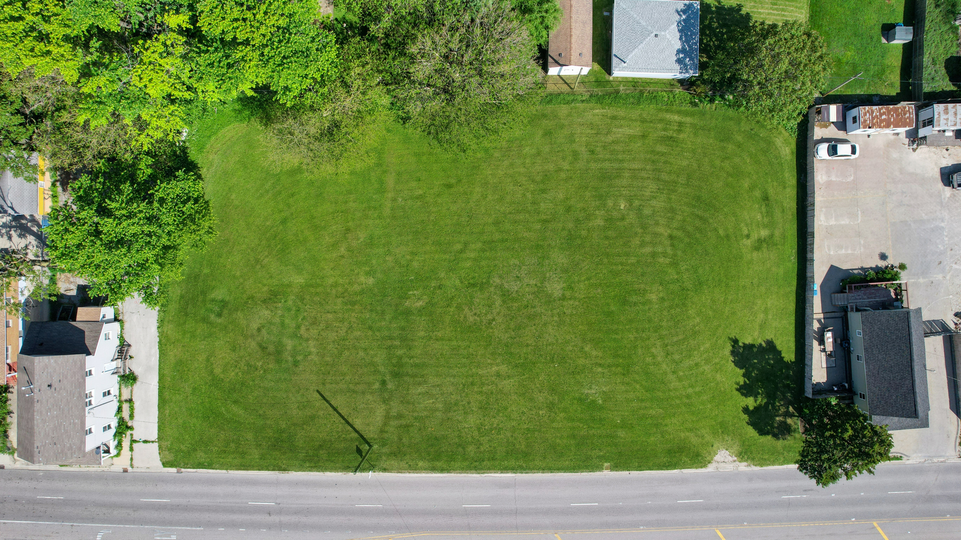 920 S Lake Street, Aurora, IL 60506
