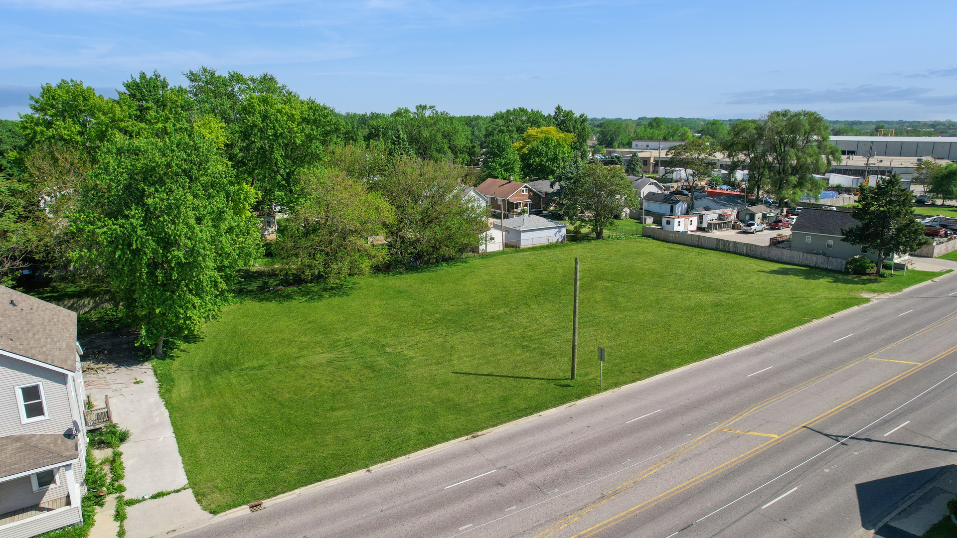 920 S Lake Street, Aurora, IL 60506