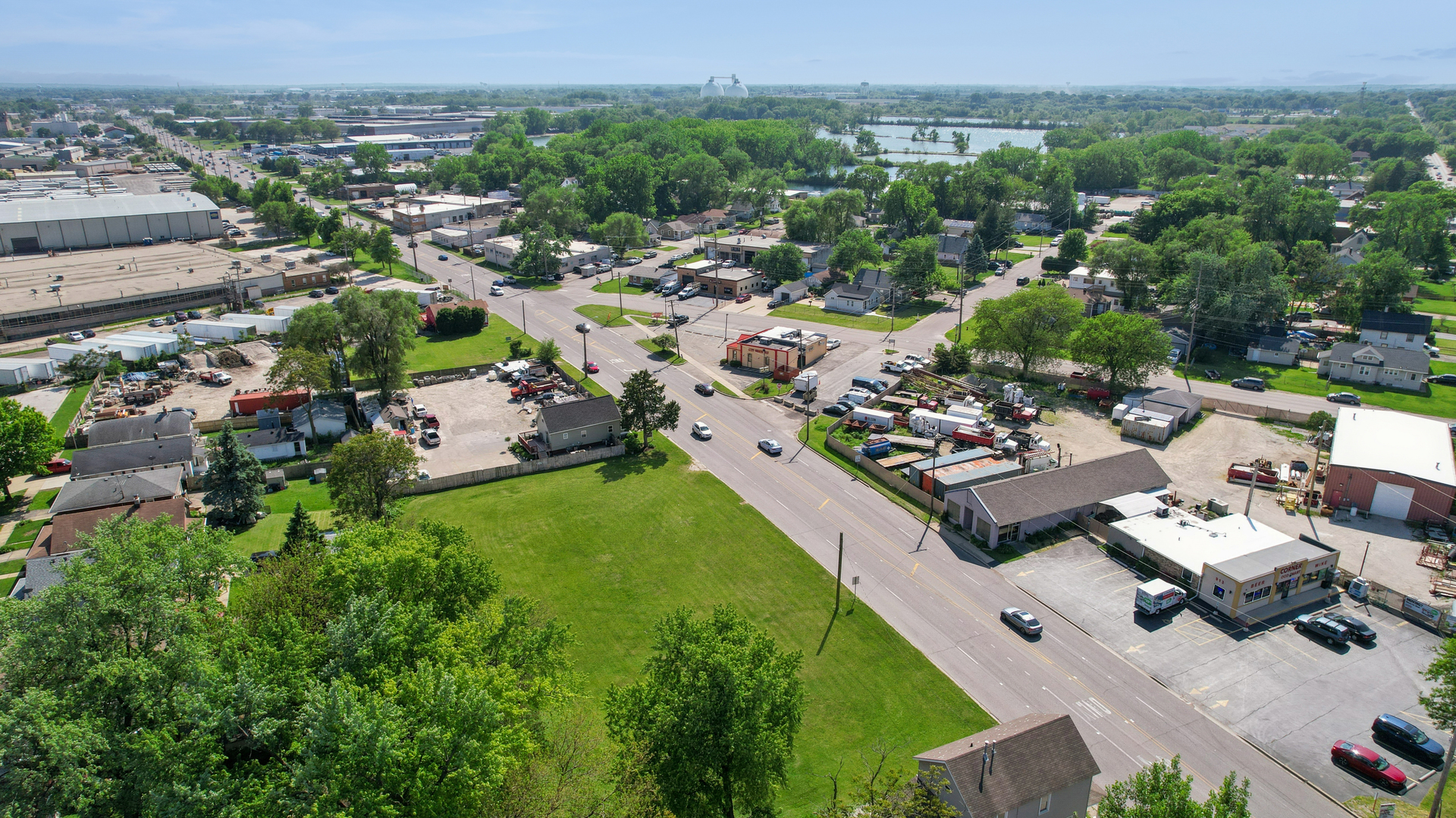 920 S Lake Street, Aurora, IL 60506
