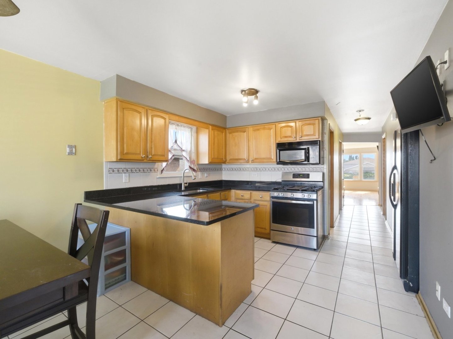 292 Bensley Avenue, Calumet City, IL 60409