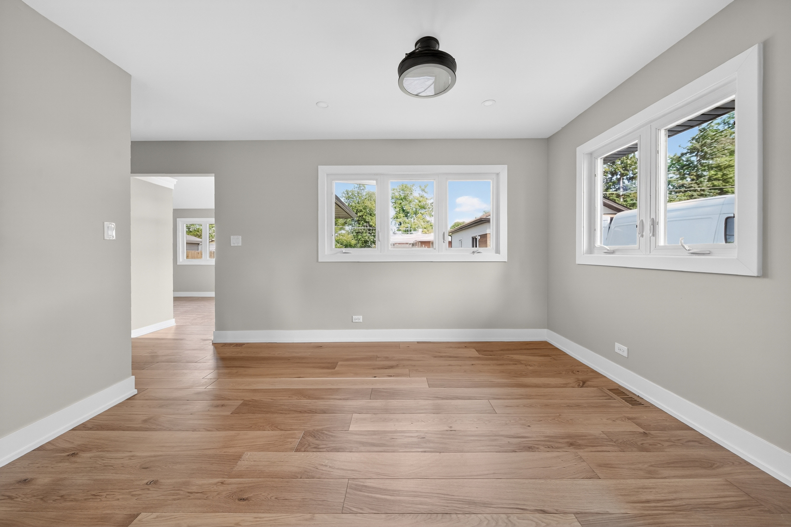 10409 S 82 Avenue, Palos Hills, IL 60465