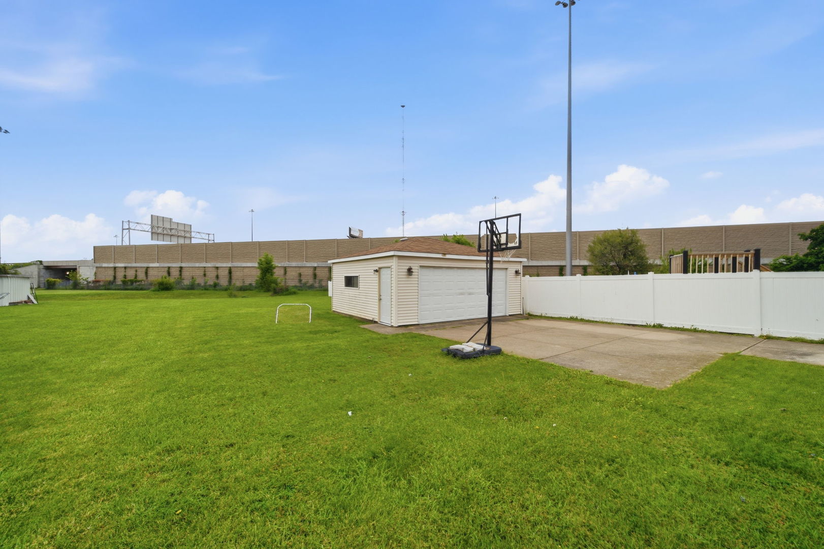 14917 S Blaine Avenue, Posen, IL 60469