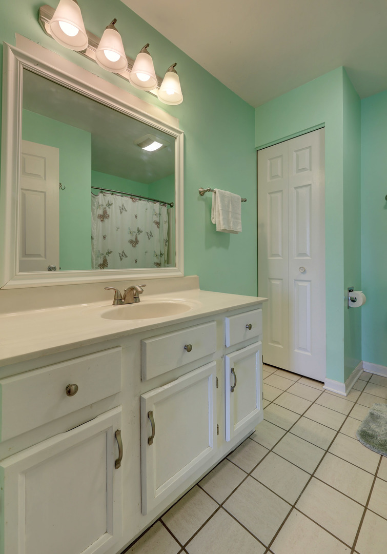 25 Coolidge Court #A, Streamwood, IL 60107