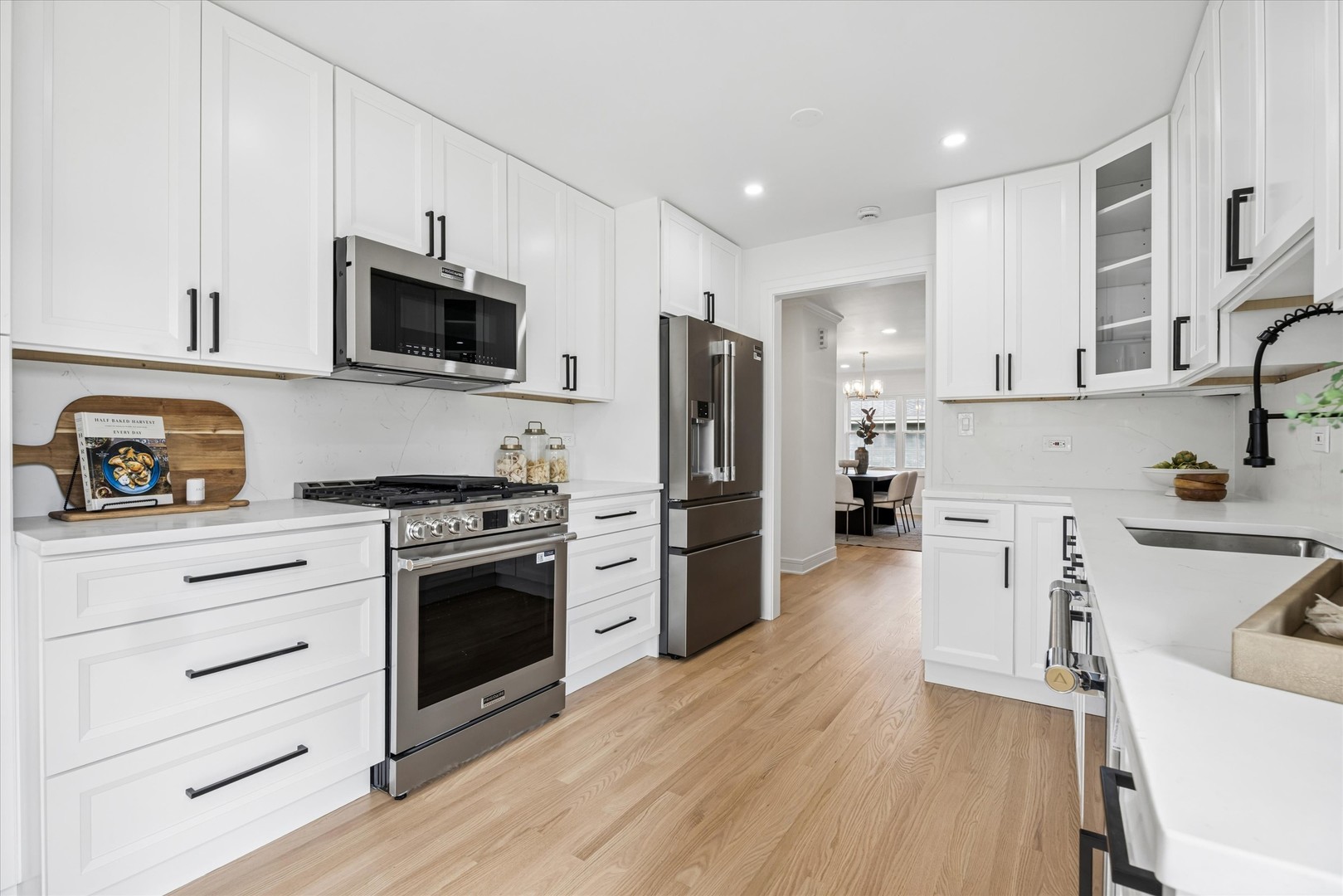 7825 Stratford Place, Darien, IL 60561