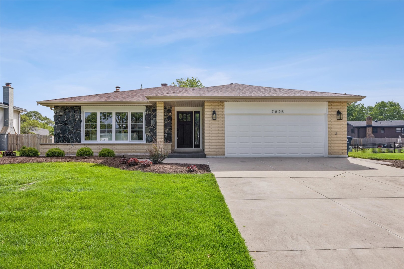 7825 Stratford Place, Darien, IL 60561