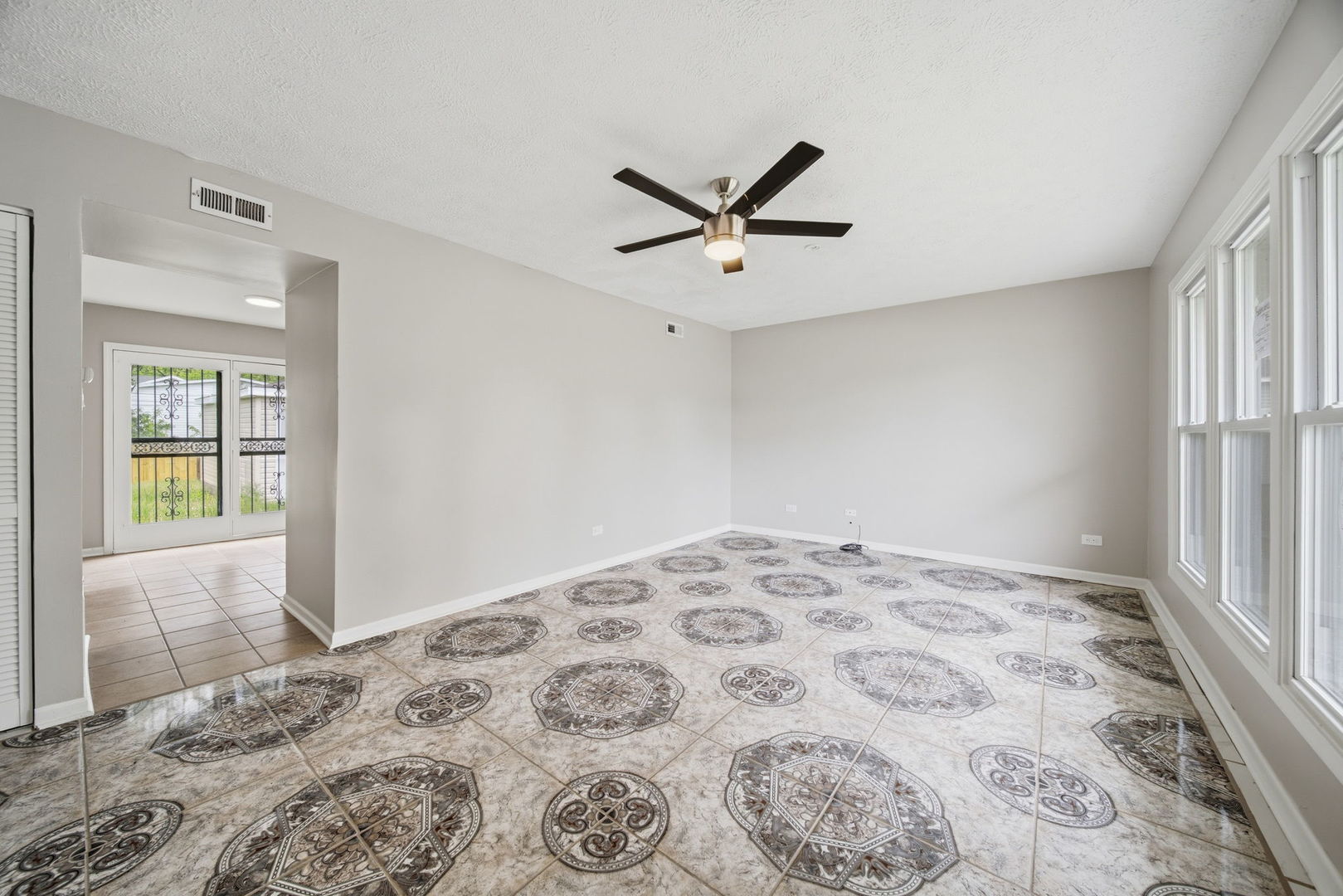 531 Wallace Street, Chicago Heights, IL 60411