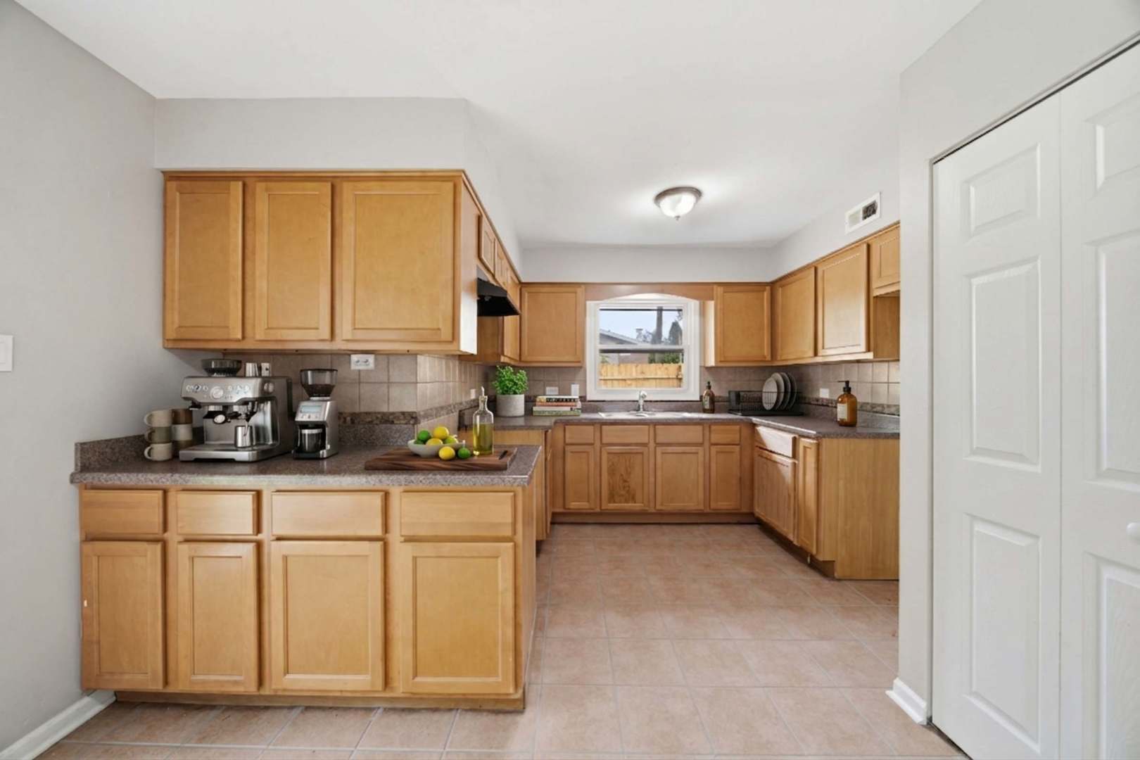 531 Wallace Street, Chicago Heights, IL 60411