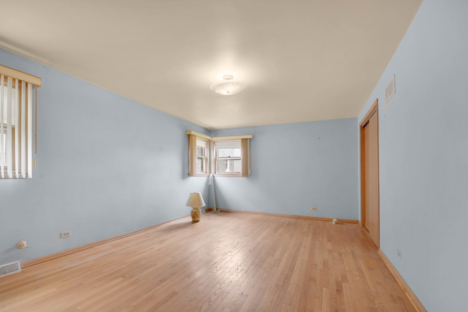 843 W 34th Place, Chicago, IL 60608