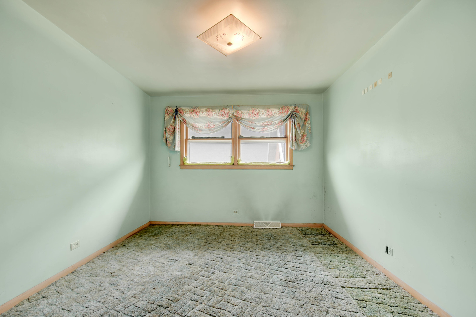 843 W 34th Place, Chicago, IL 60608