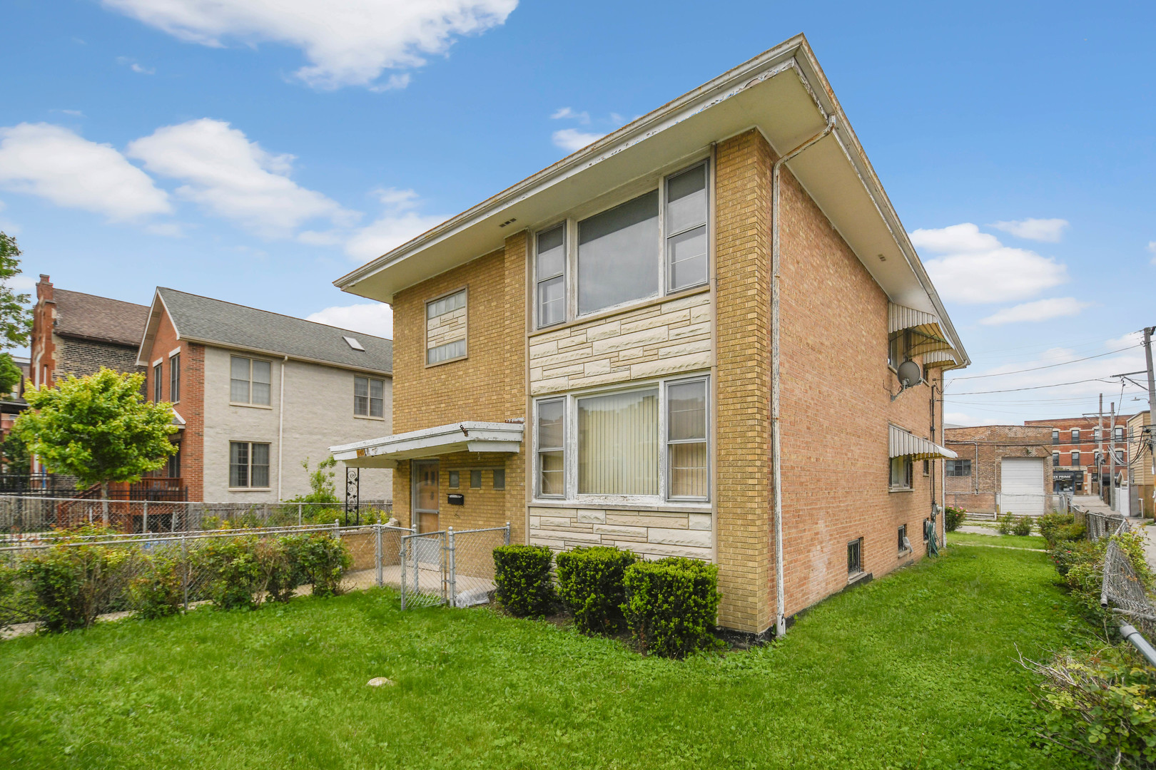 843 W 34th Place, Chicago, IL 60608