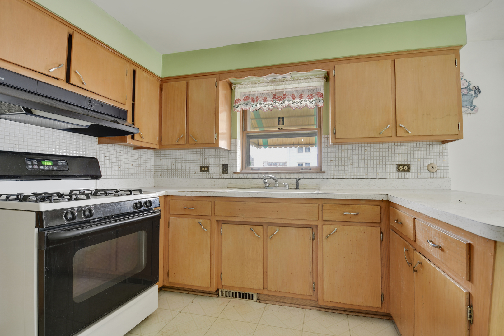 843 W 34th Place, Chicago, IL 60608