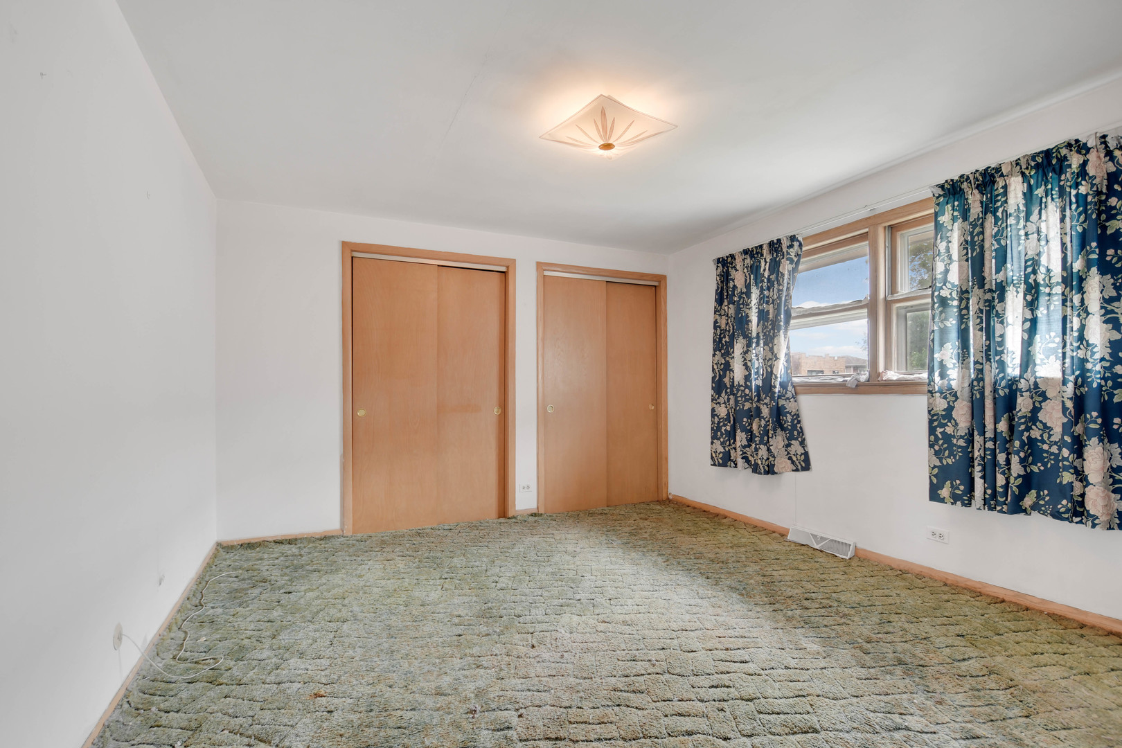 843 W 34th Place, Chicago, IL 60608