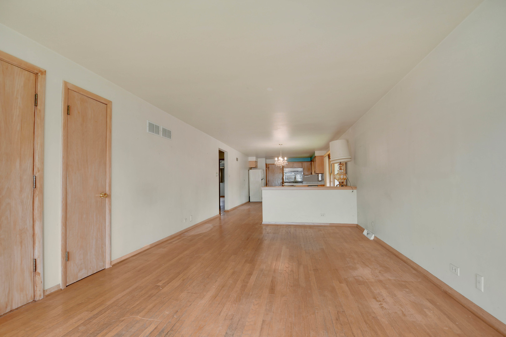843 W 34th Place, Chicago, IL 60608
