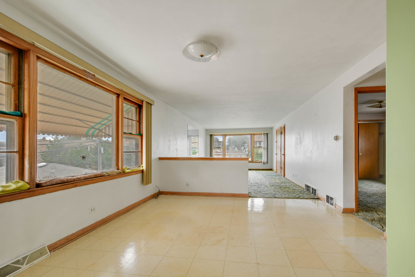 843 W 34th Place, Chicago, IL 60608