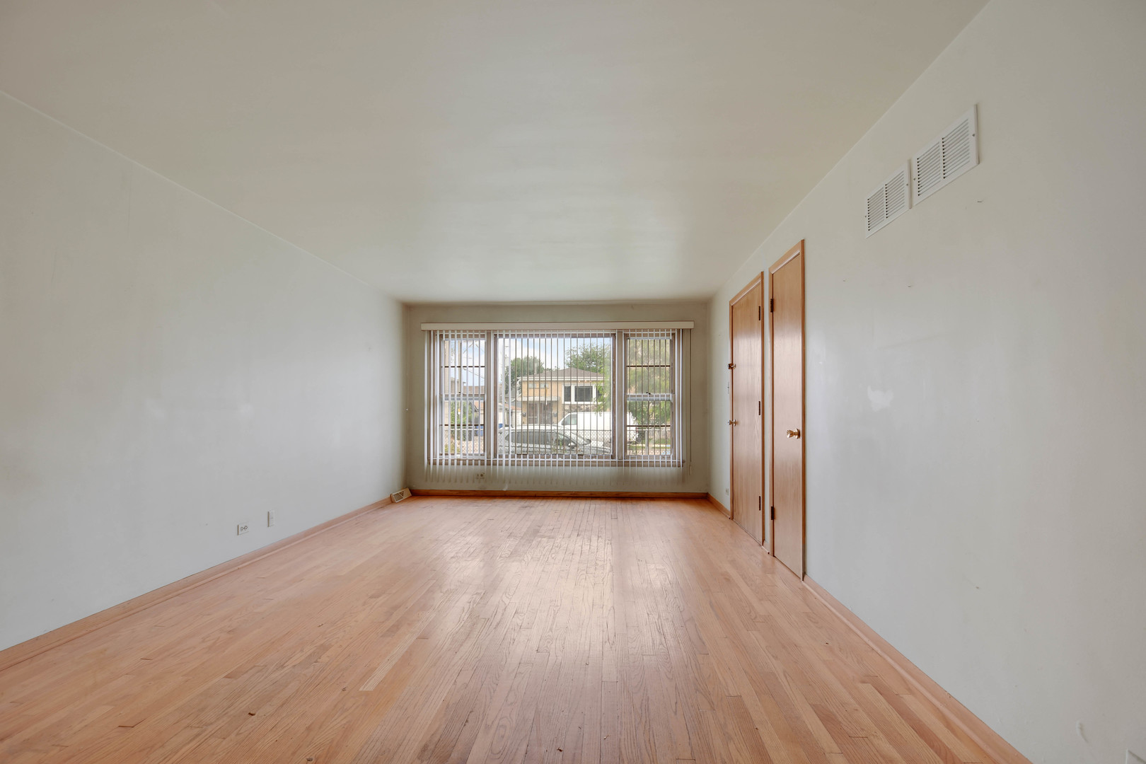 843 W 34th Place, Chicago, IL 60608