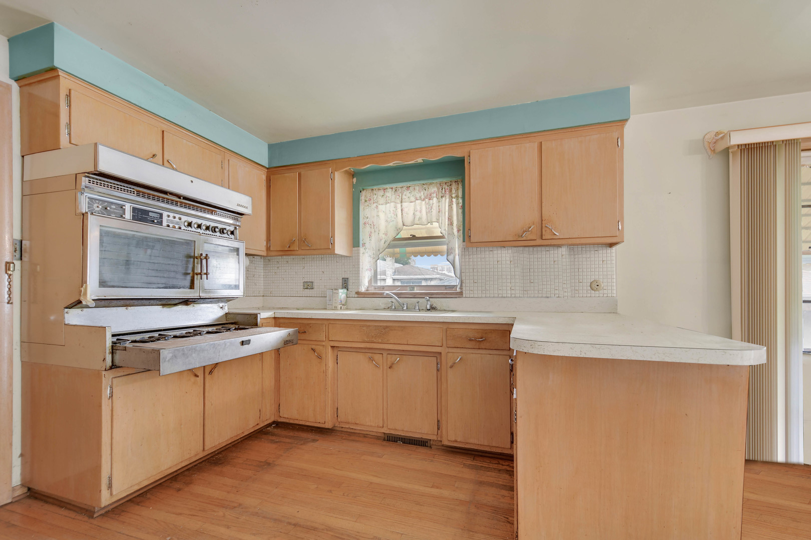 843 W 34th Place, Chicago, IL 60608