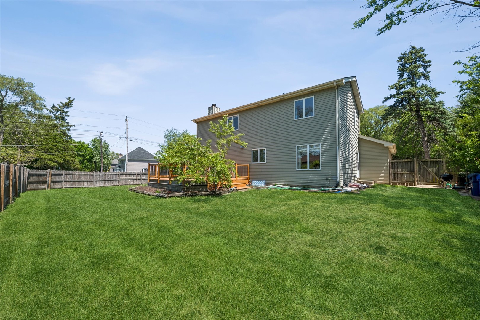 2142 N Summit Street, Wheaton, IL 60187
