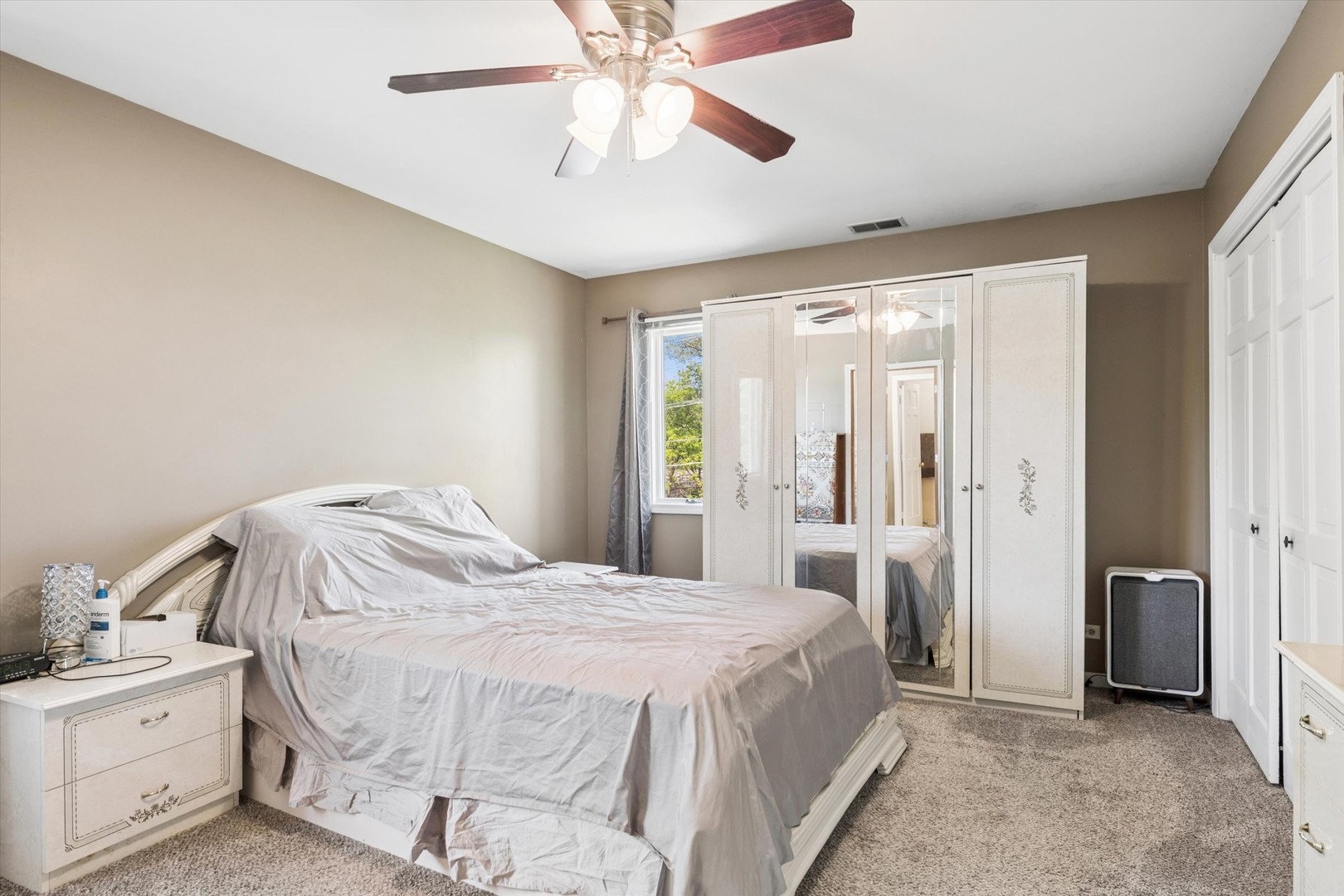 2142 N Summit Street, Wheaton, IL 60187
