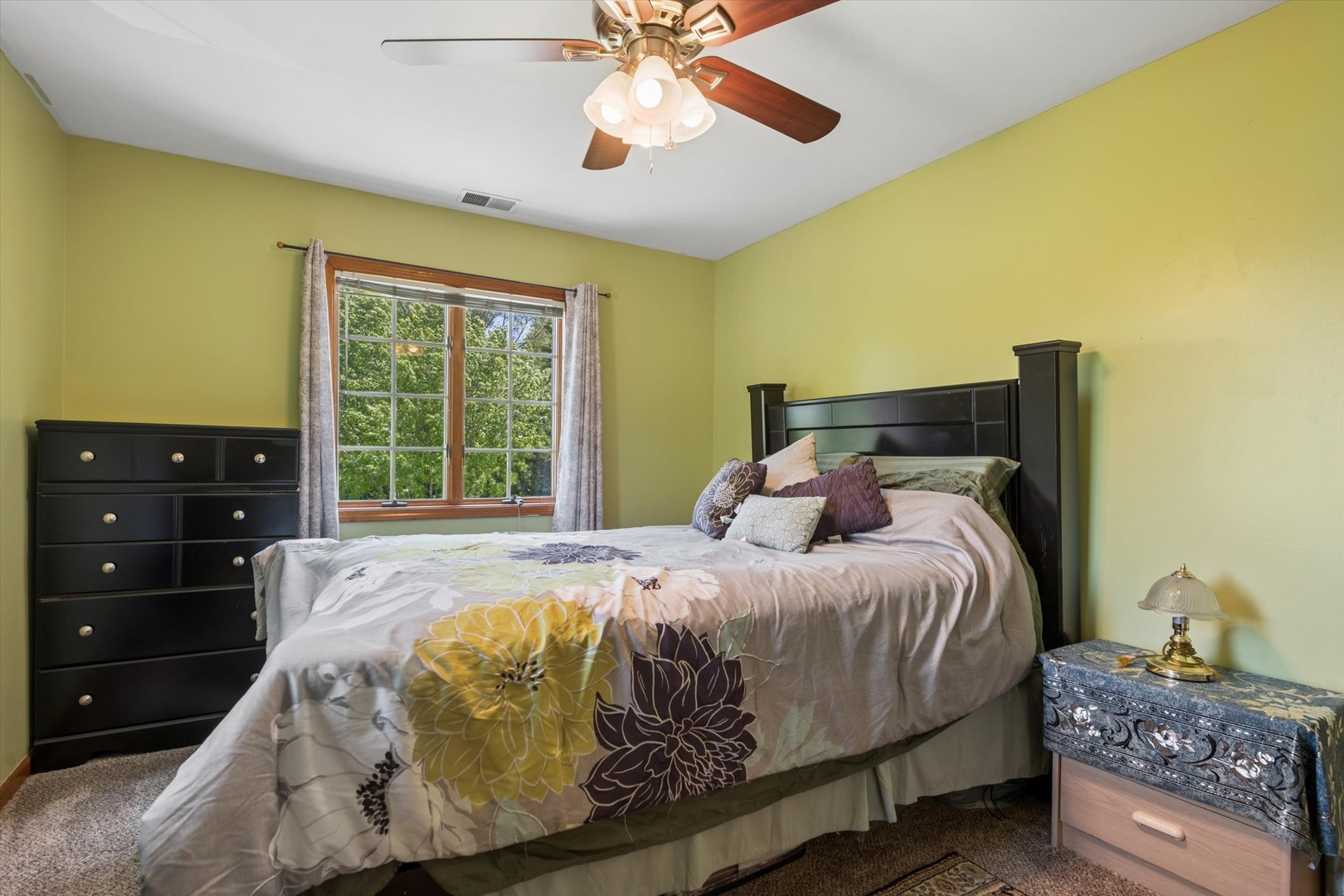 2142 N Summit Street, Wheaton, IL 60187