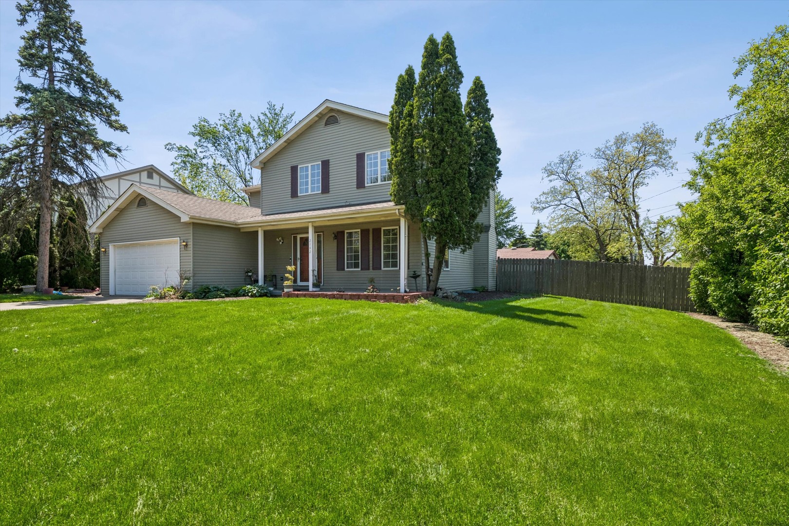 2142 N Summit Street, Wheaton, IL 60187