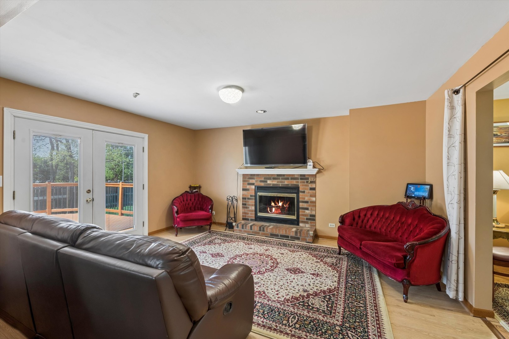 2142 N Summit Street, Wheaton, IL 60187