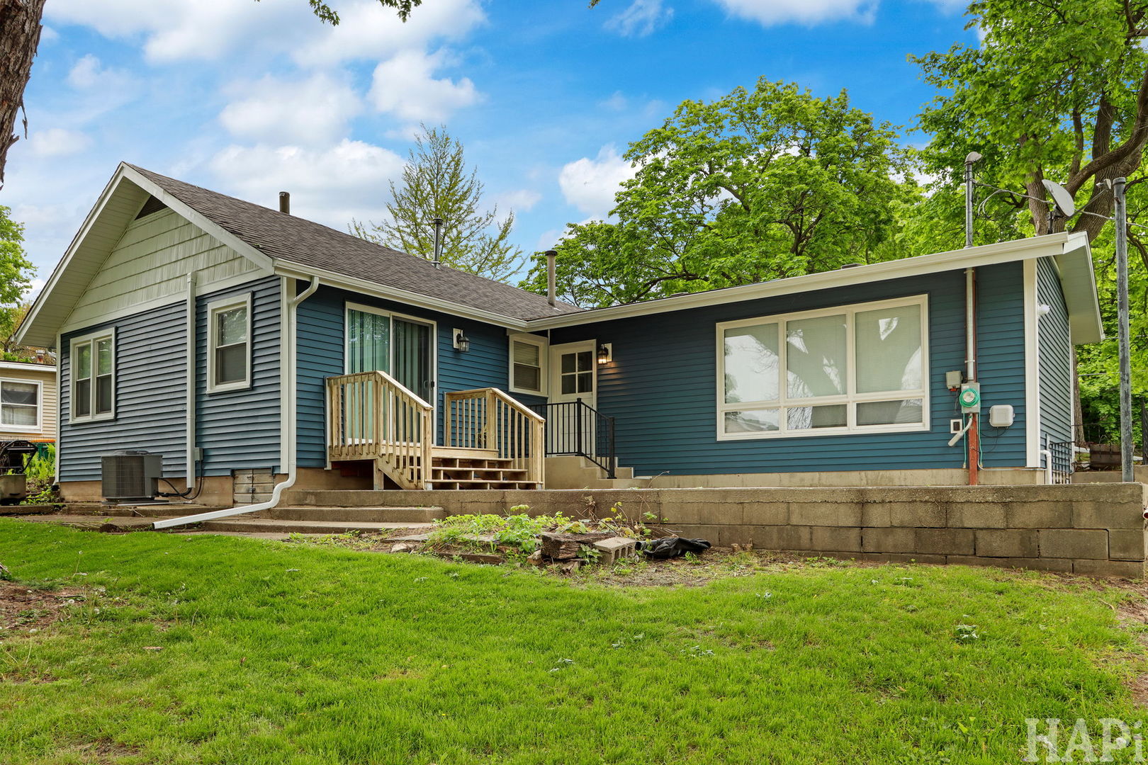 62 LIPPINCOTT Road, Fox Lake, IL 60020