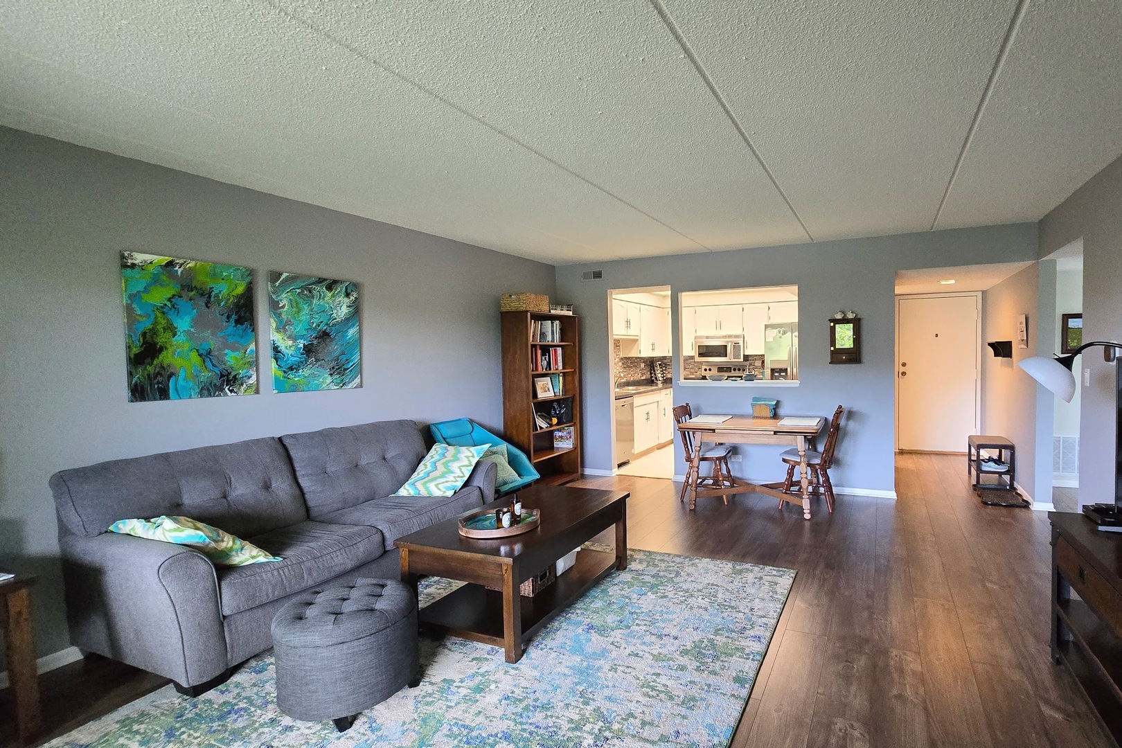 917 Vose Drive #411, Gurnee, IL 60031