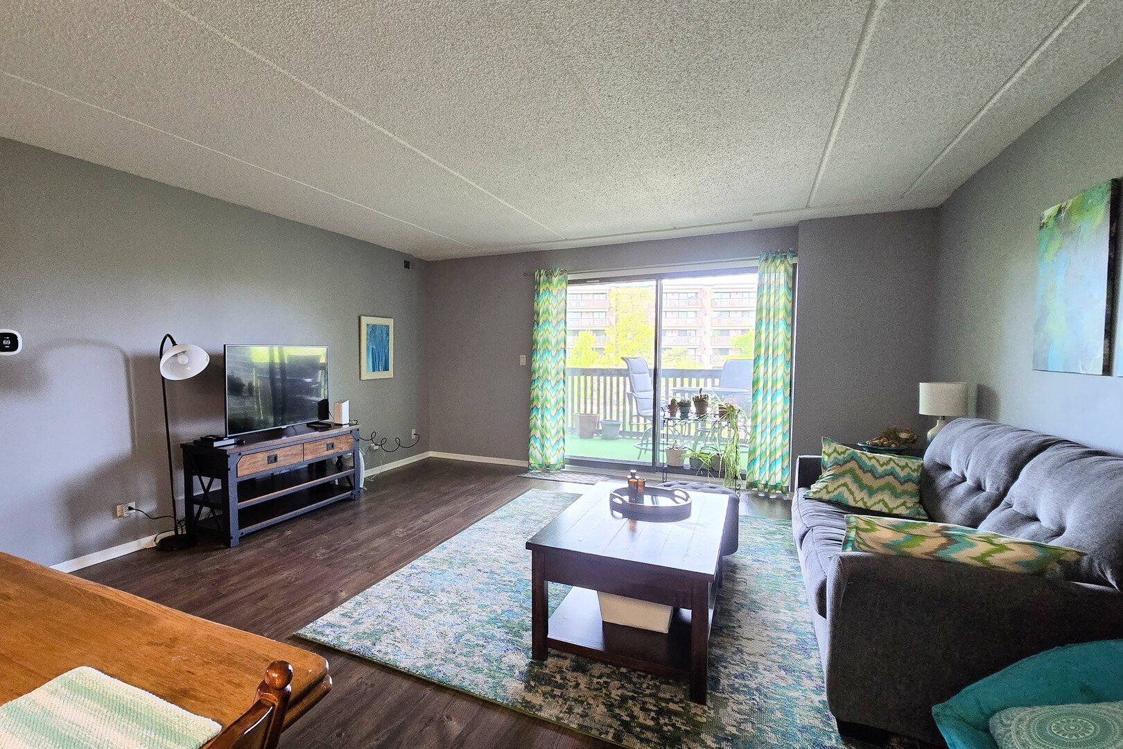 917 Vose Drive #411, Gurnee, IL 60031