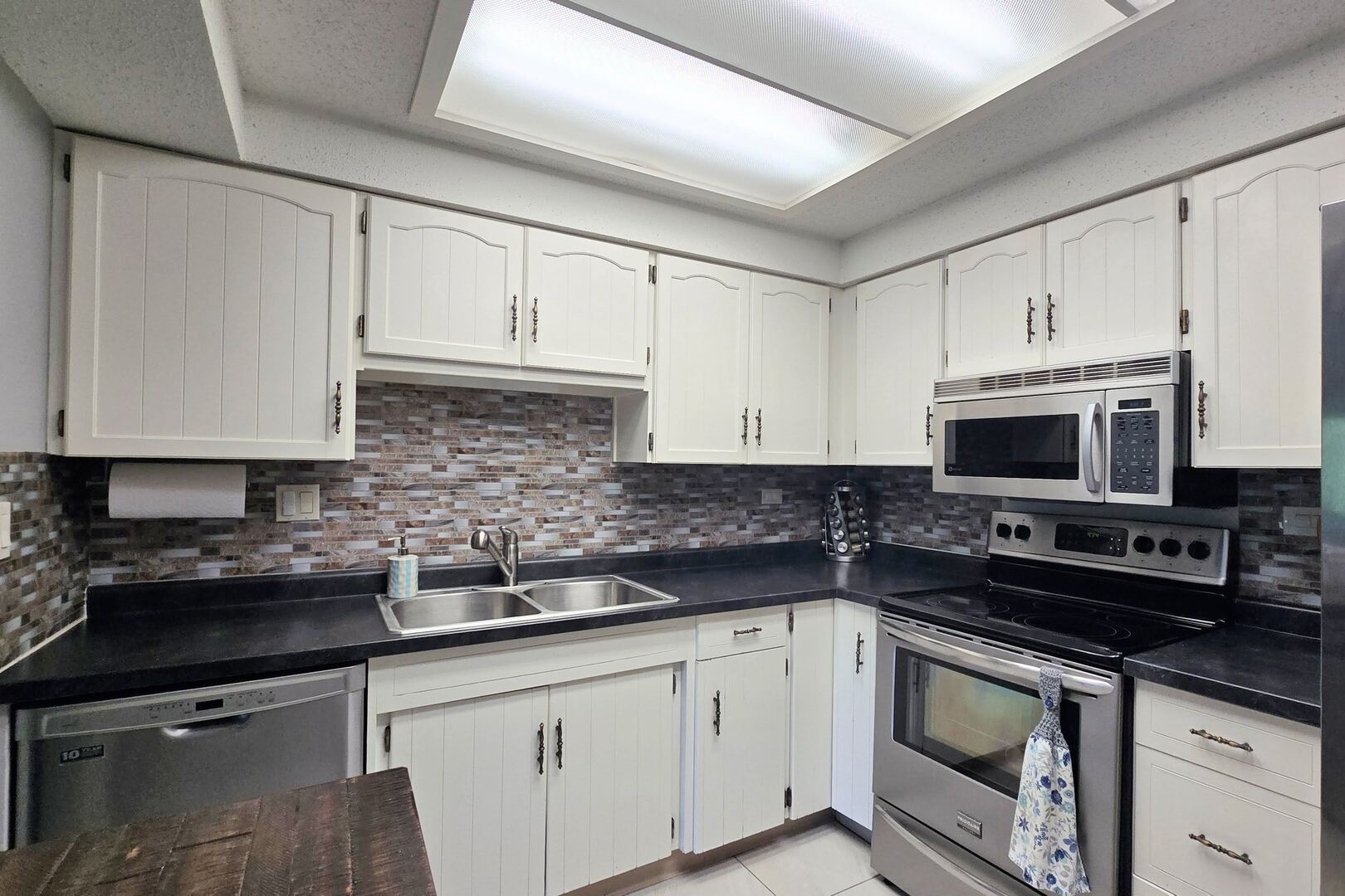 917 Vose Drive #411, Gurnee, IL 60031