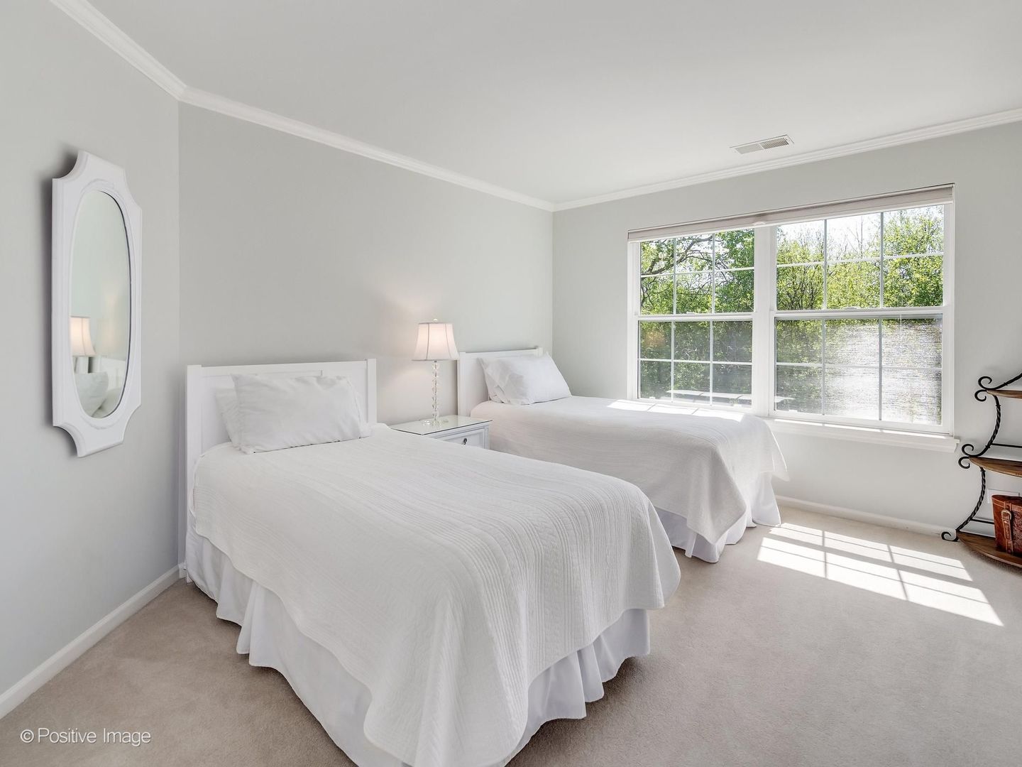 11025 Edgebrook Lane, Indian Head Park, IL 60525