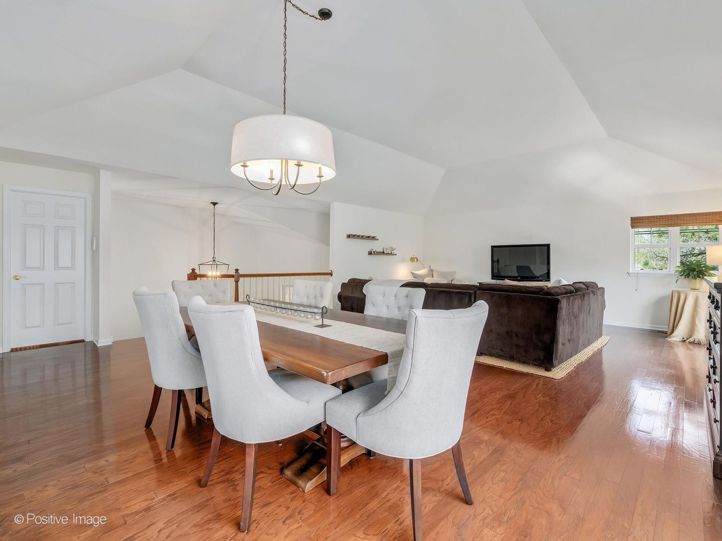 11025 Edgebrook Lane, Indian Head Park, IL 60525